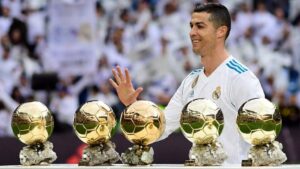 ronaldo-bao-nhieu-tuoi