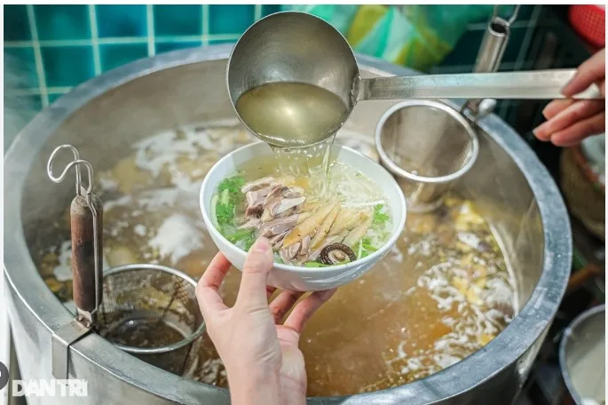 an-gi-ngon-re-o-ha-noi-nhung-mon-ngon-va-noi-thi-am-nen-thu-111zs